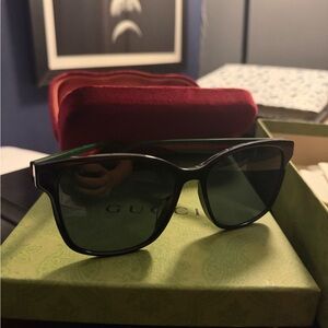 Gucci Black and Green Sunglasses